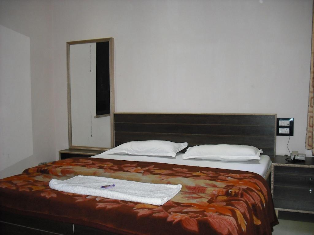 Hotel Gs Paradise Amritsar Zimmer foto
